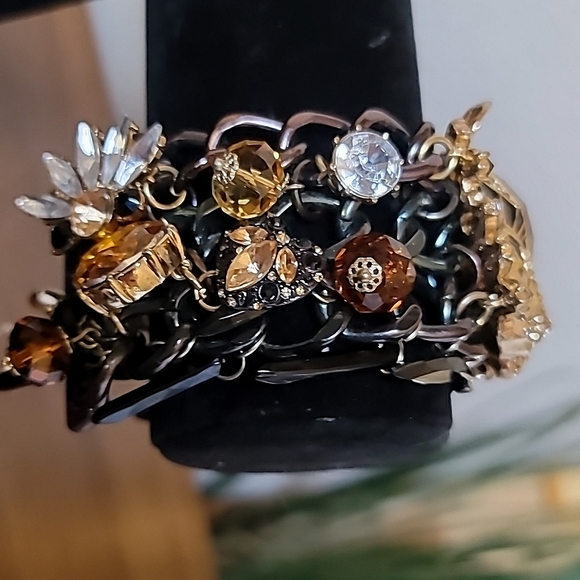 Vintage BETSEY JOHNSON Hollywood Glam Collection Tiger Leopard Toggle Bracelet. - Picture 6 of 10